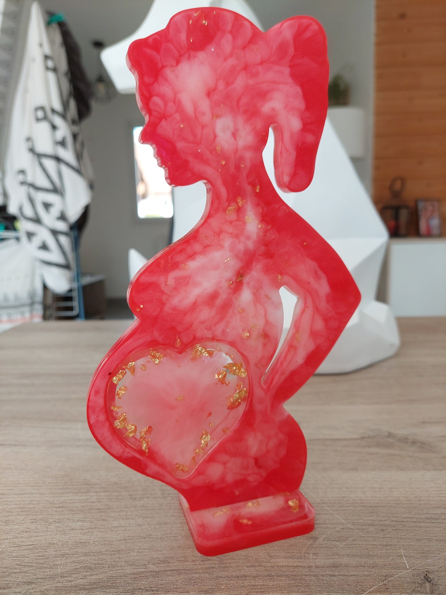 Femme enceinte rouge et blanc