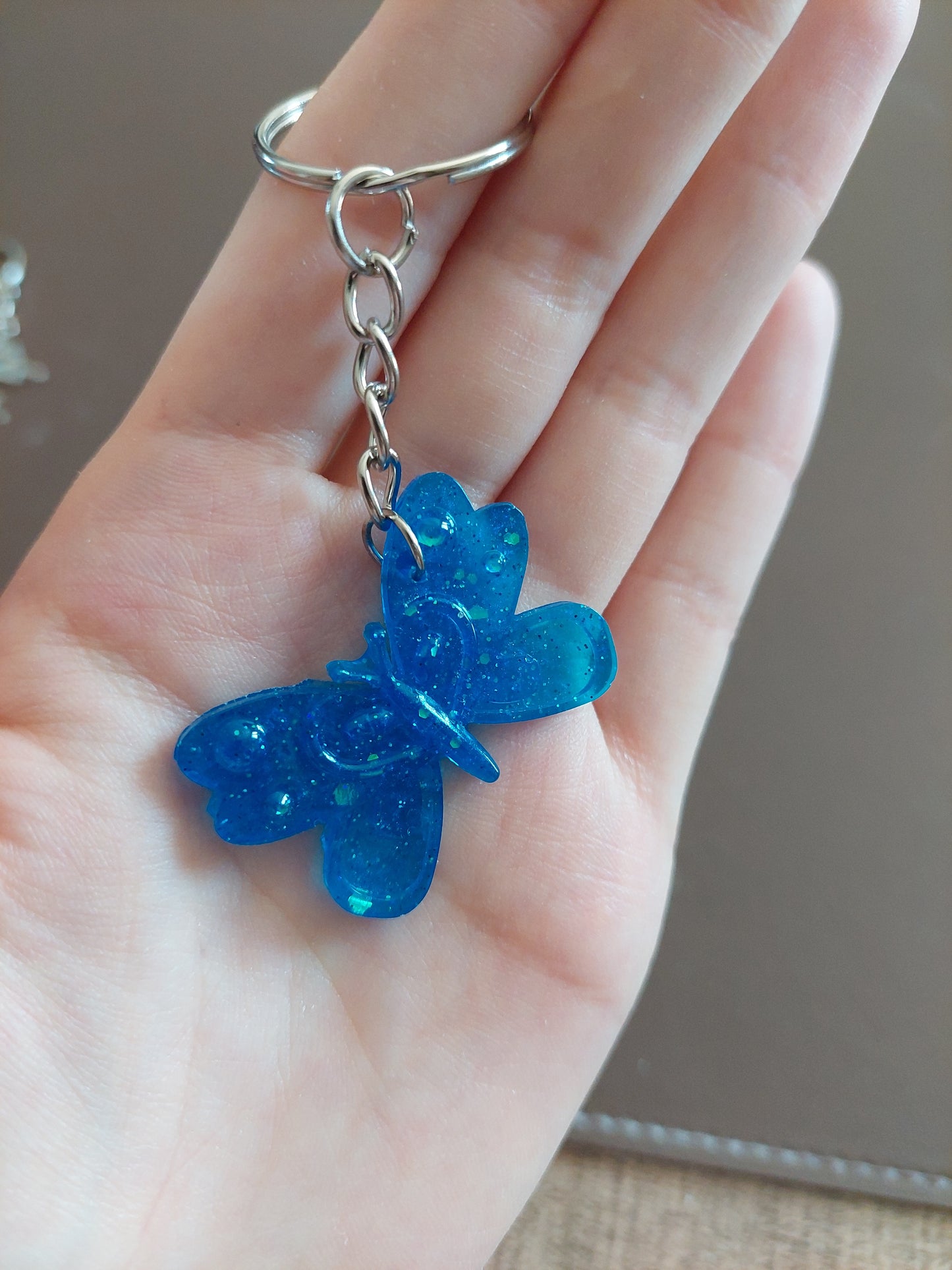 Papillons tons bleus paillettes